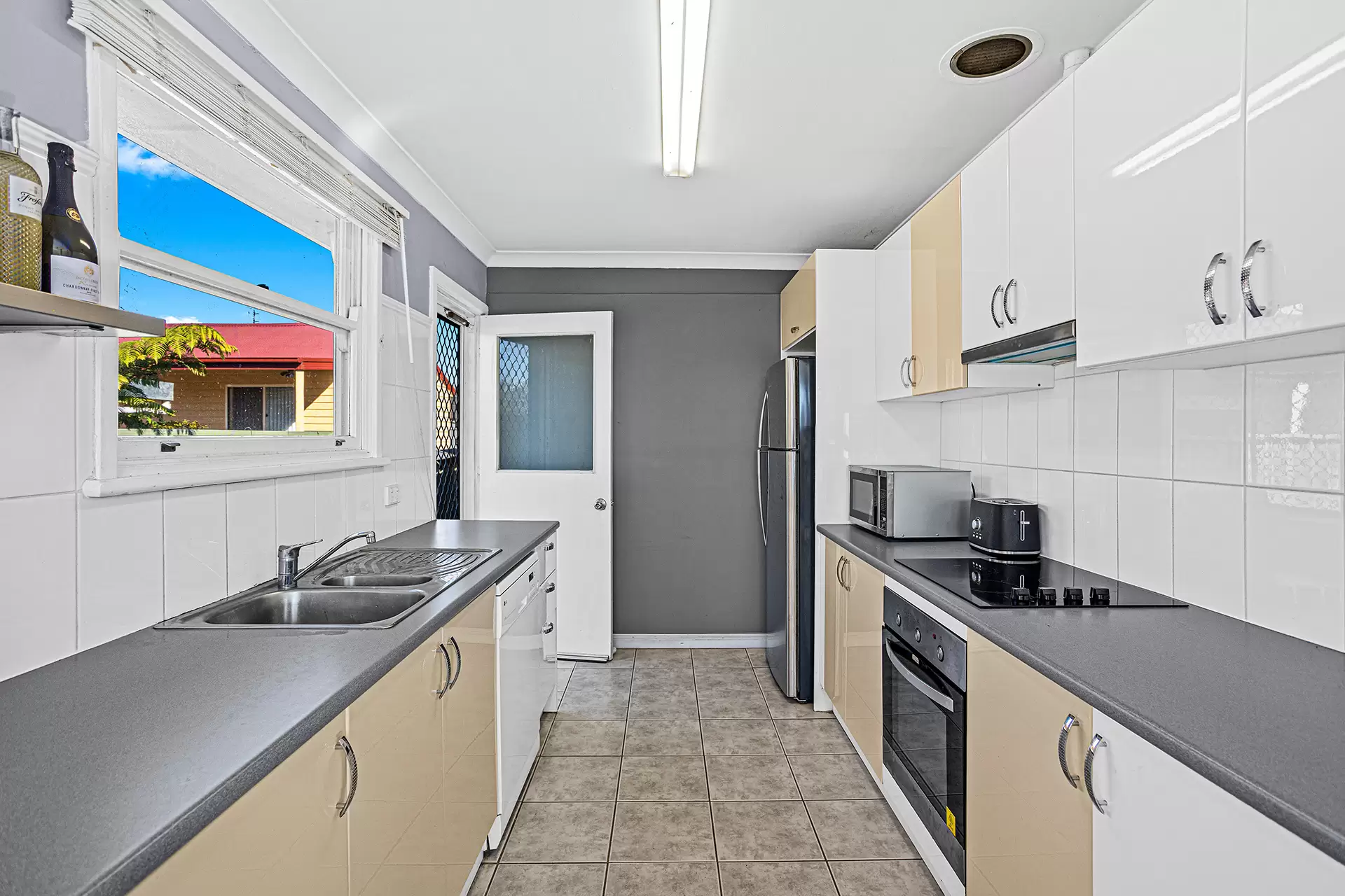 10 Brownsville Avenue, Brownsville Sold by Laurence Morgan Real Estate - image 2