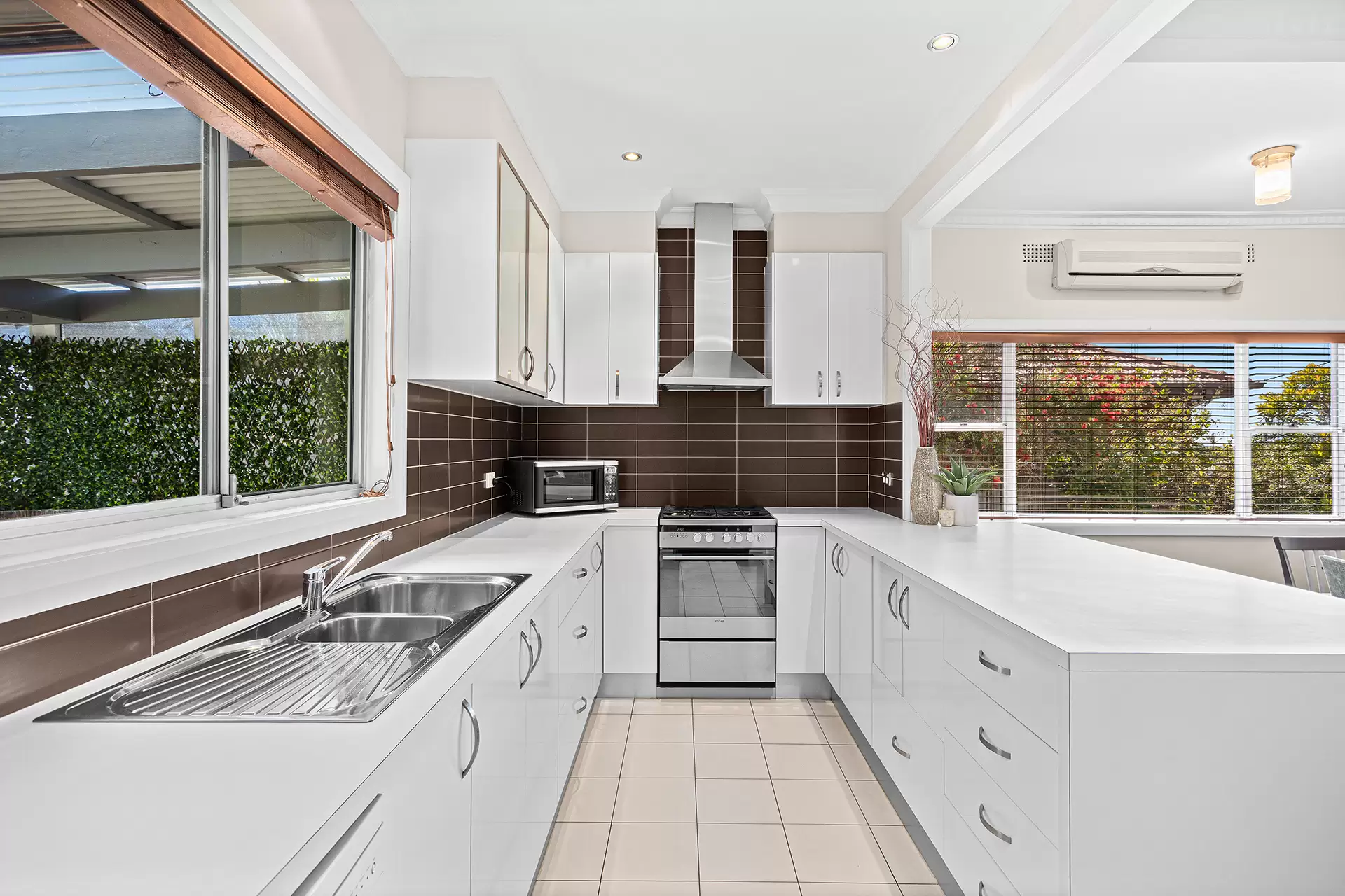 60 Brompton Road, Corrimal Sold by Laurence Morgan Real Estate - image 4