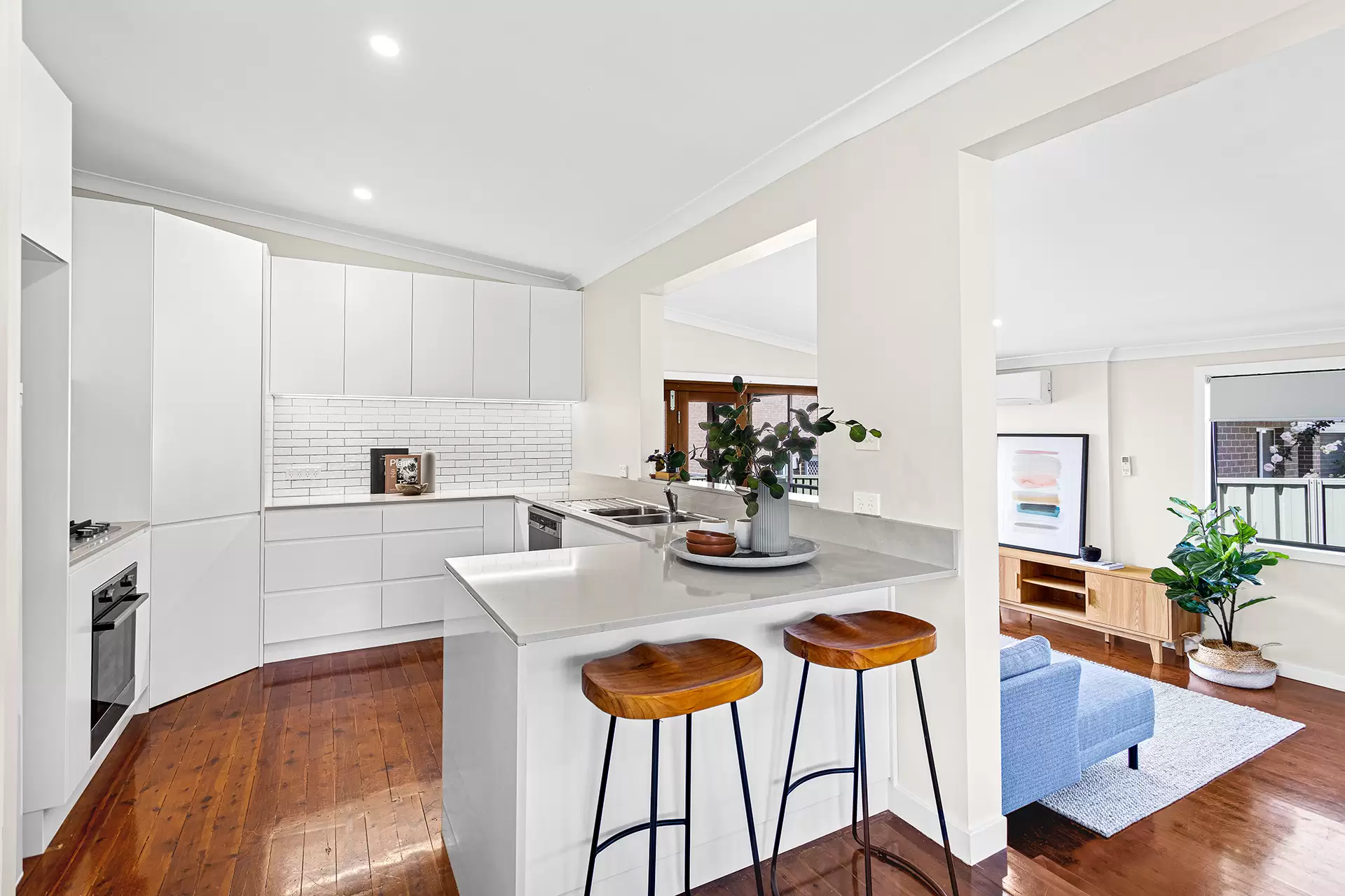 1 Gerard Avenue, Farmborough Heights Sold by Laurence Morgan Real Estate - image 4