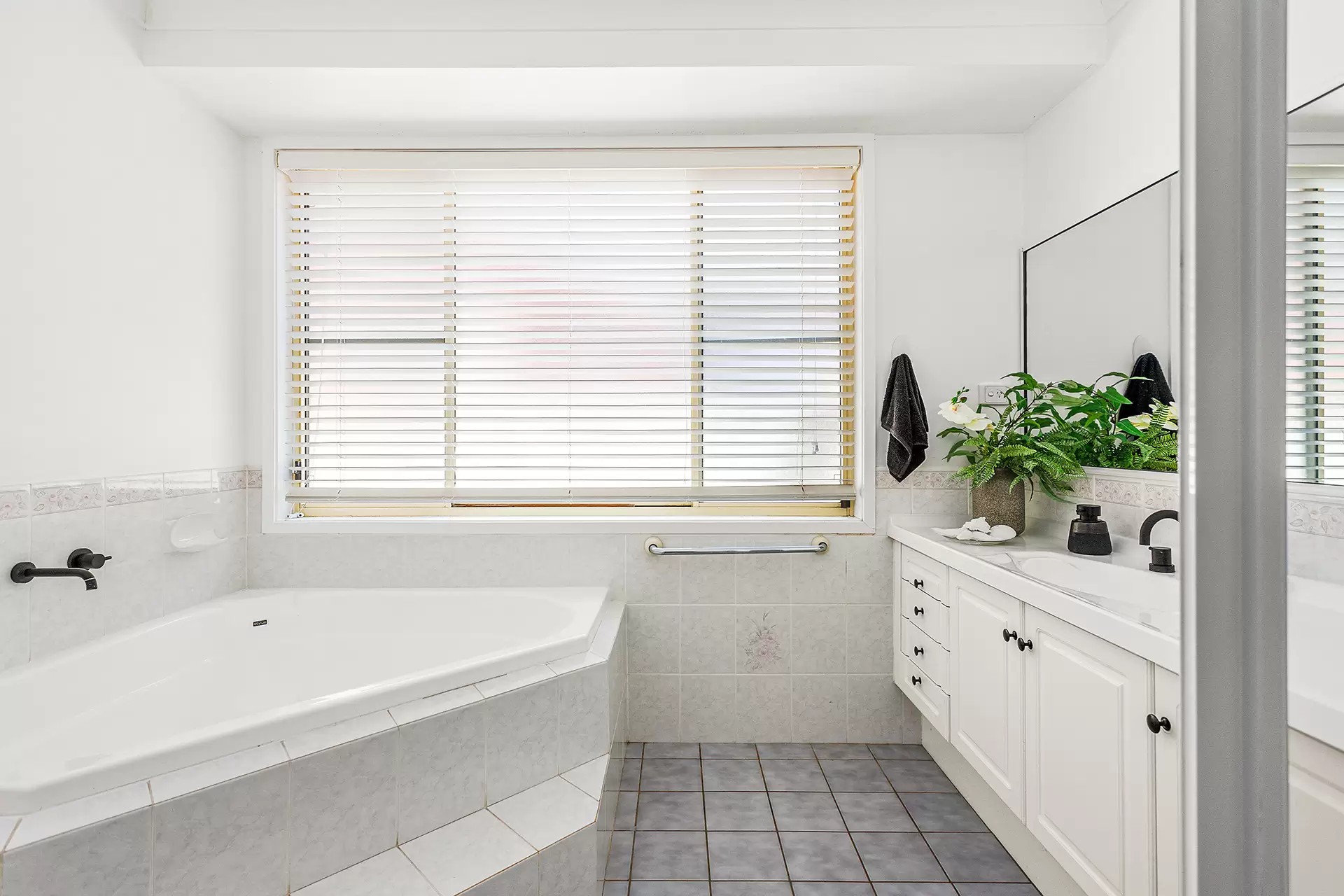 13 Prosser Close, Tarrawanna Sold by Laurence Morgan Real Estate - image 9