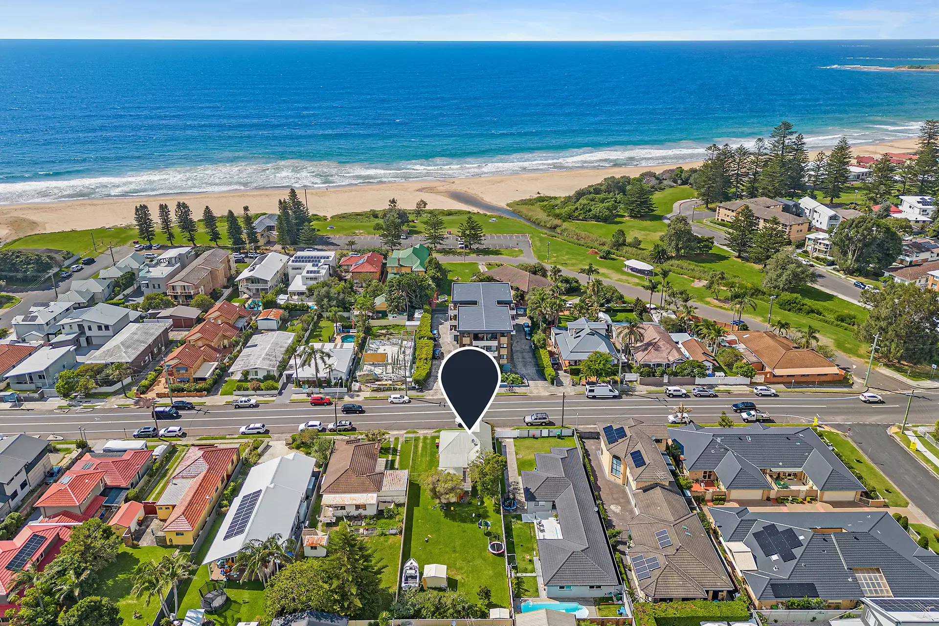 202 Lawrence Hargrave Drive, Thirroul Sold by Laurence Morgan Real Estate - image 3