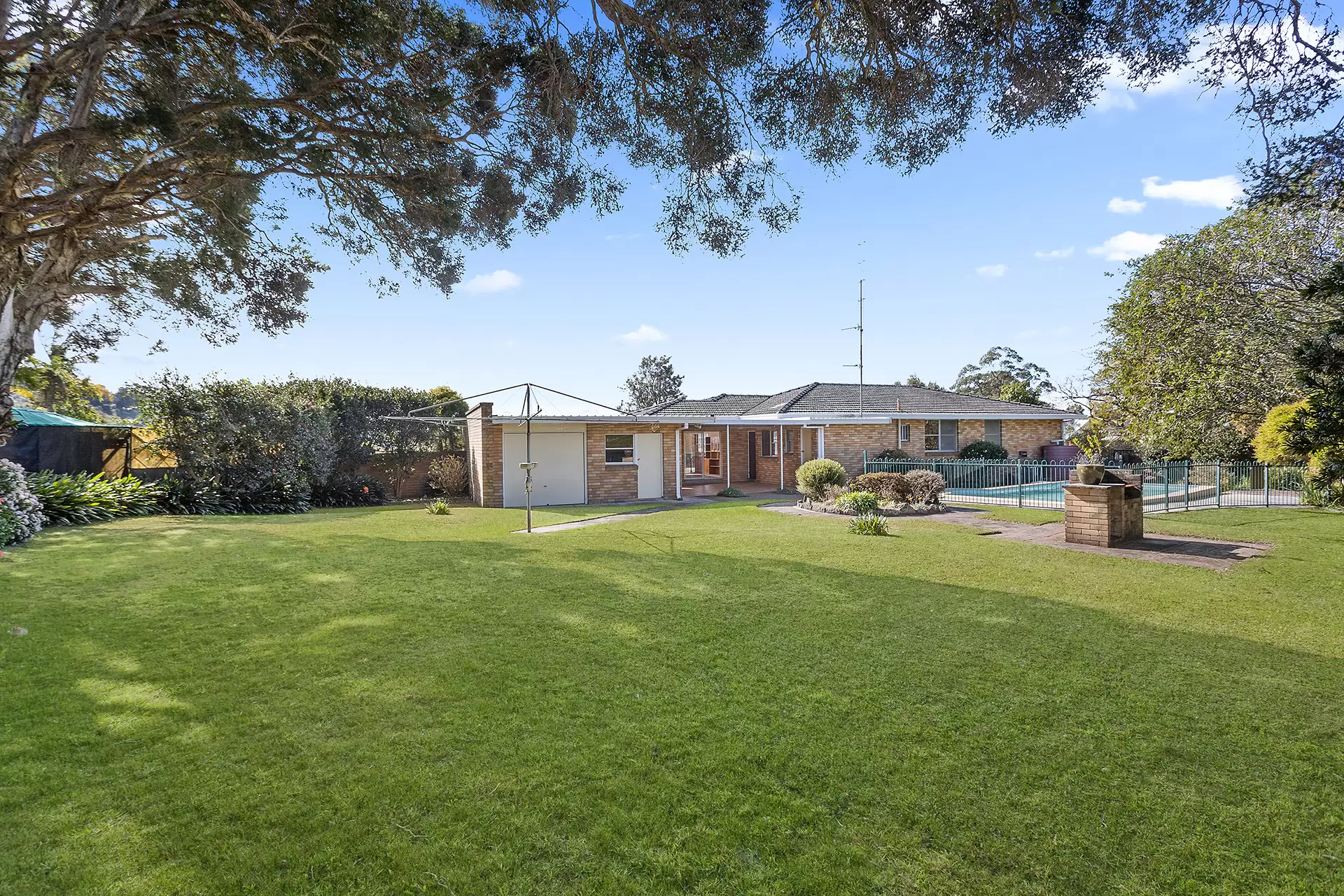 8 Craig Mor Way, Keiraville Sold by Laurence Morgan Real Estate - image 2