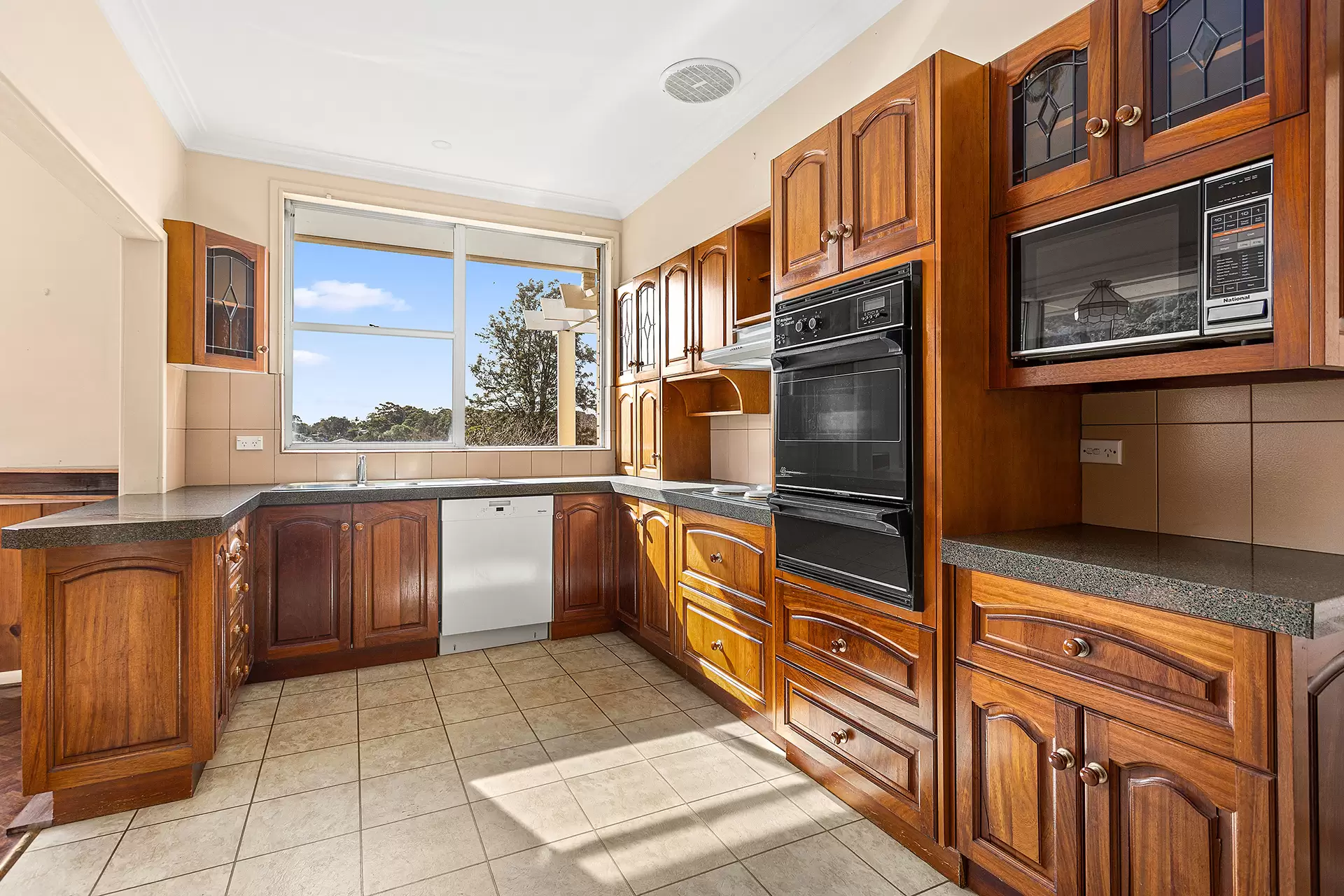 8 Craig Mor Way, Keiraville Sold by Laurence Morgan Real Estate - image 8