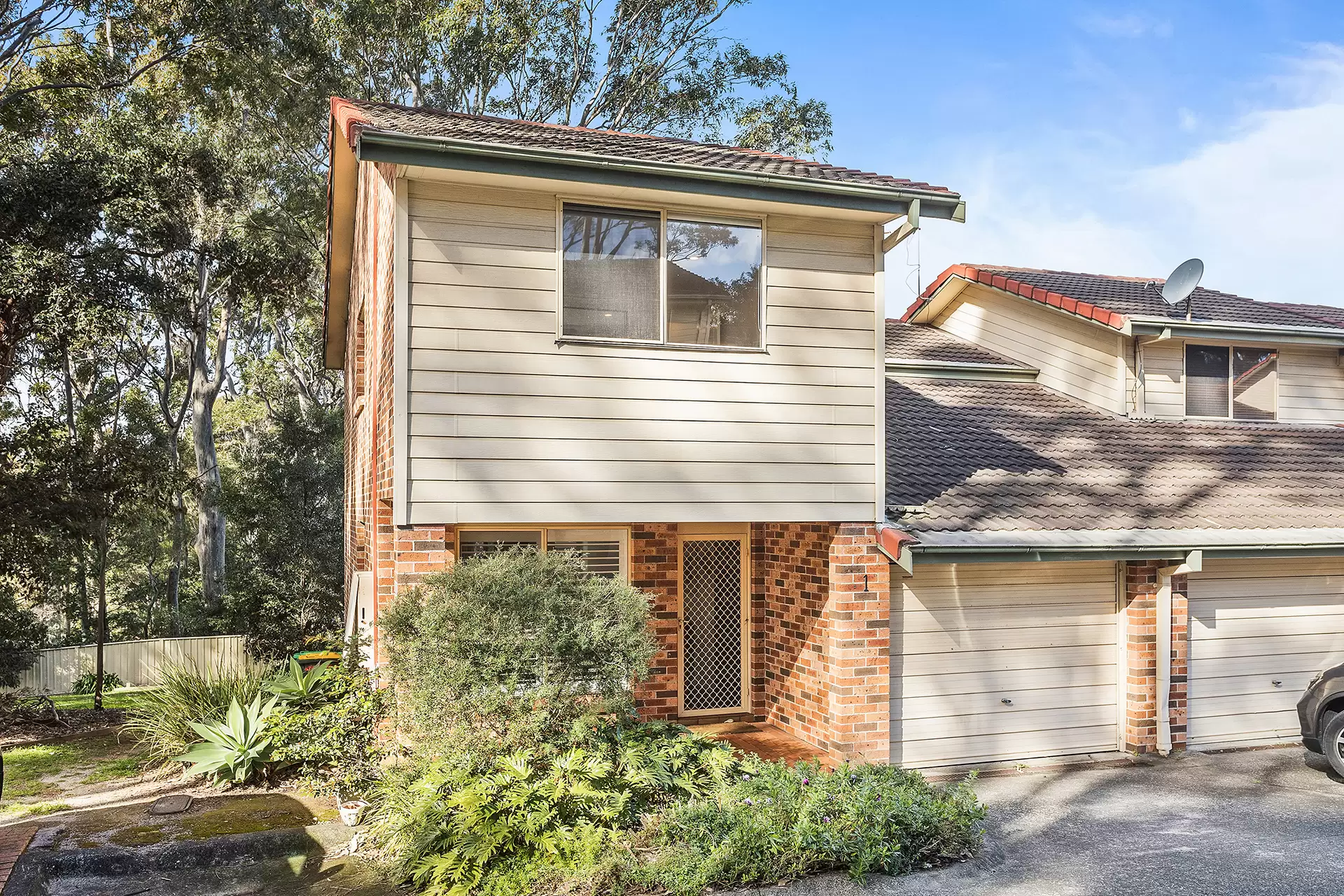 1/41-43 Robertson Street, Coniston Sold by Laurence Morgan Real Estate - image 1