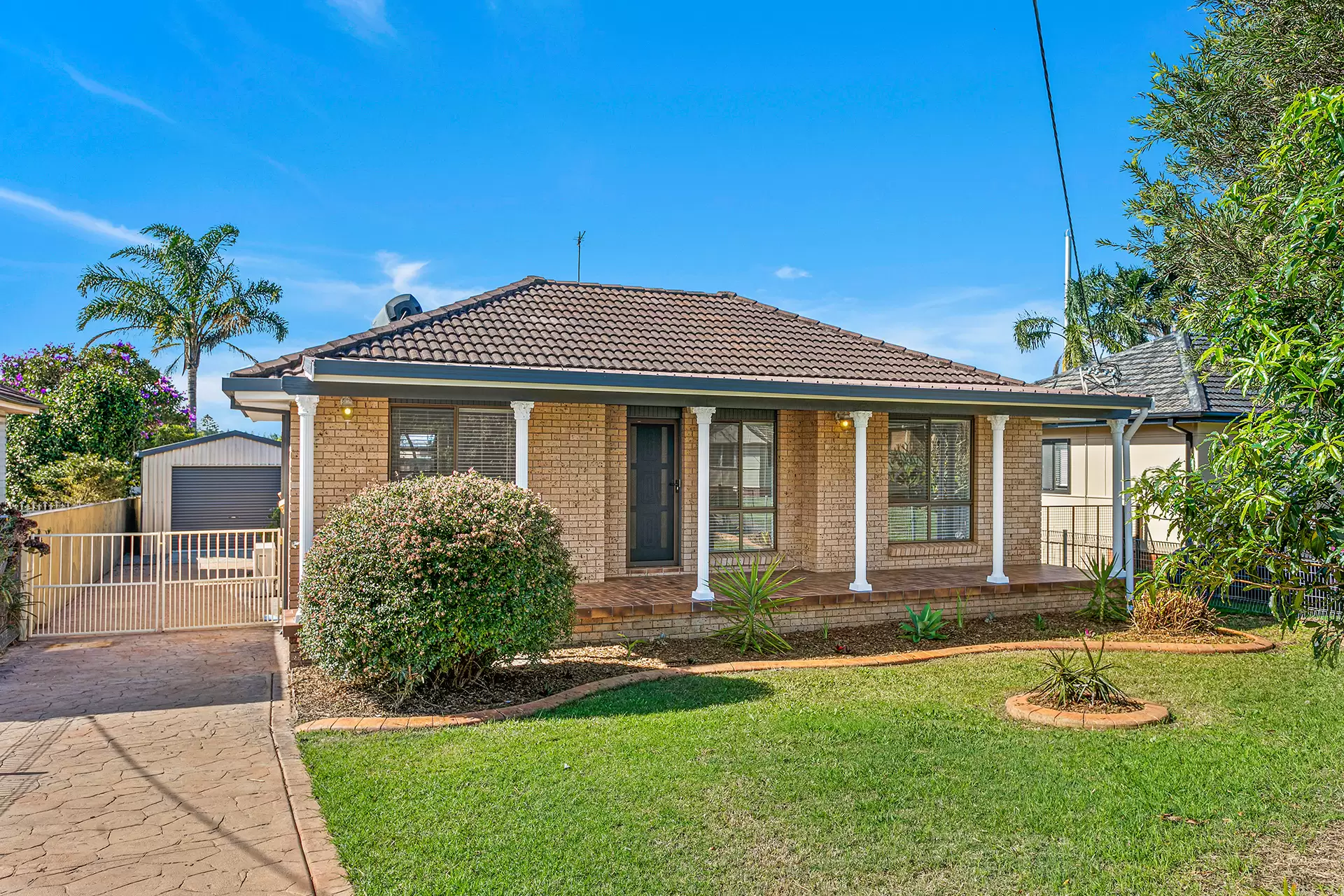 43 Girraween Avenue, Lake Illawarra Sold by Laurence Morgan Real Estate - image 1