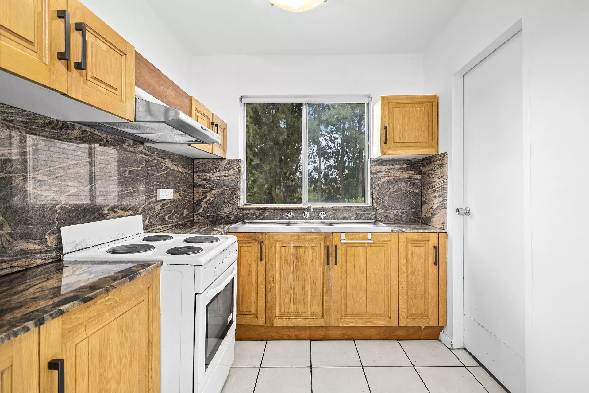 18/6 Eyre Place, Warrawong Sold by Laurence Morgan Real Estate - image 5