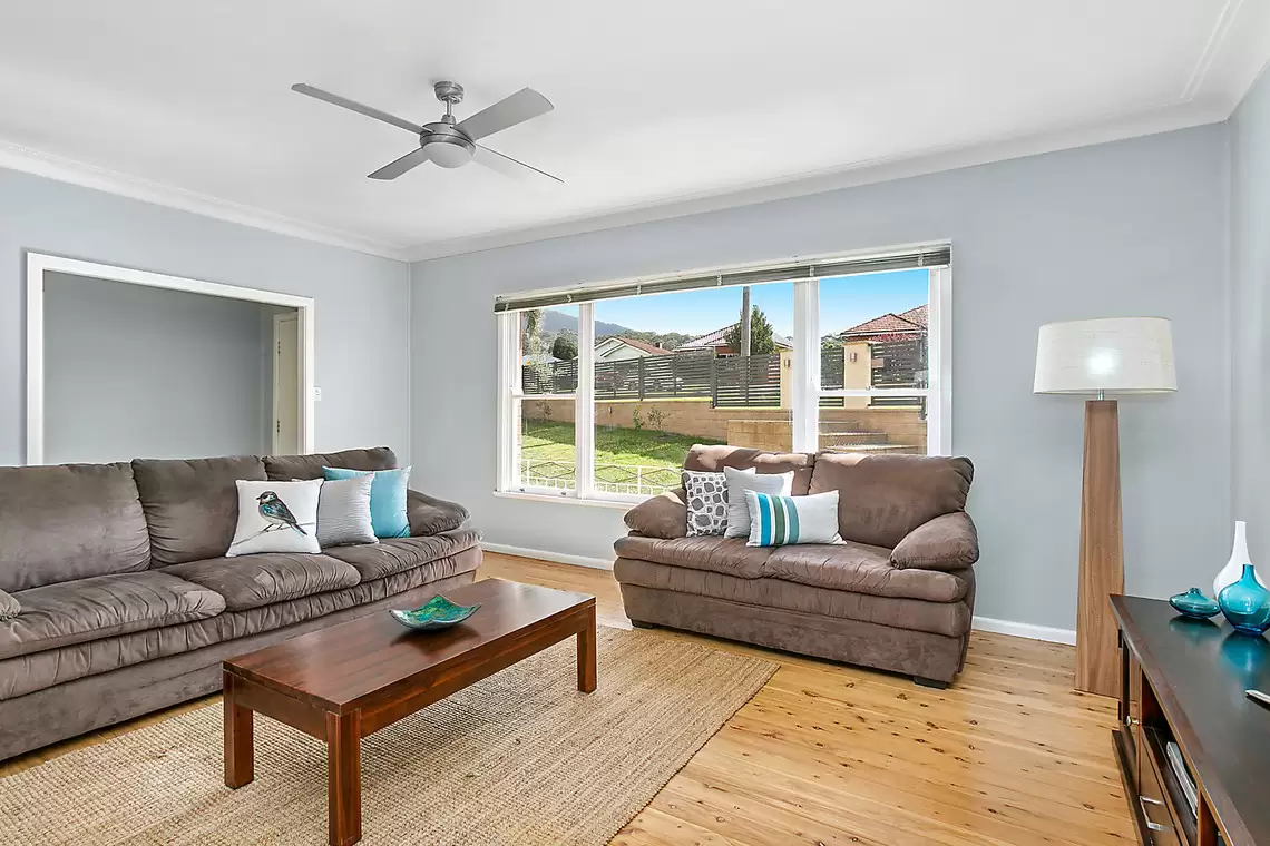4 Hillcrest Avenue, Woonona Sold by Laurence Morgan Real Estate - image 3