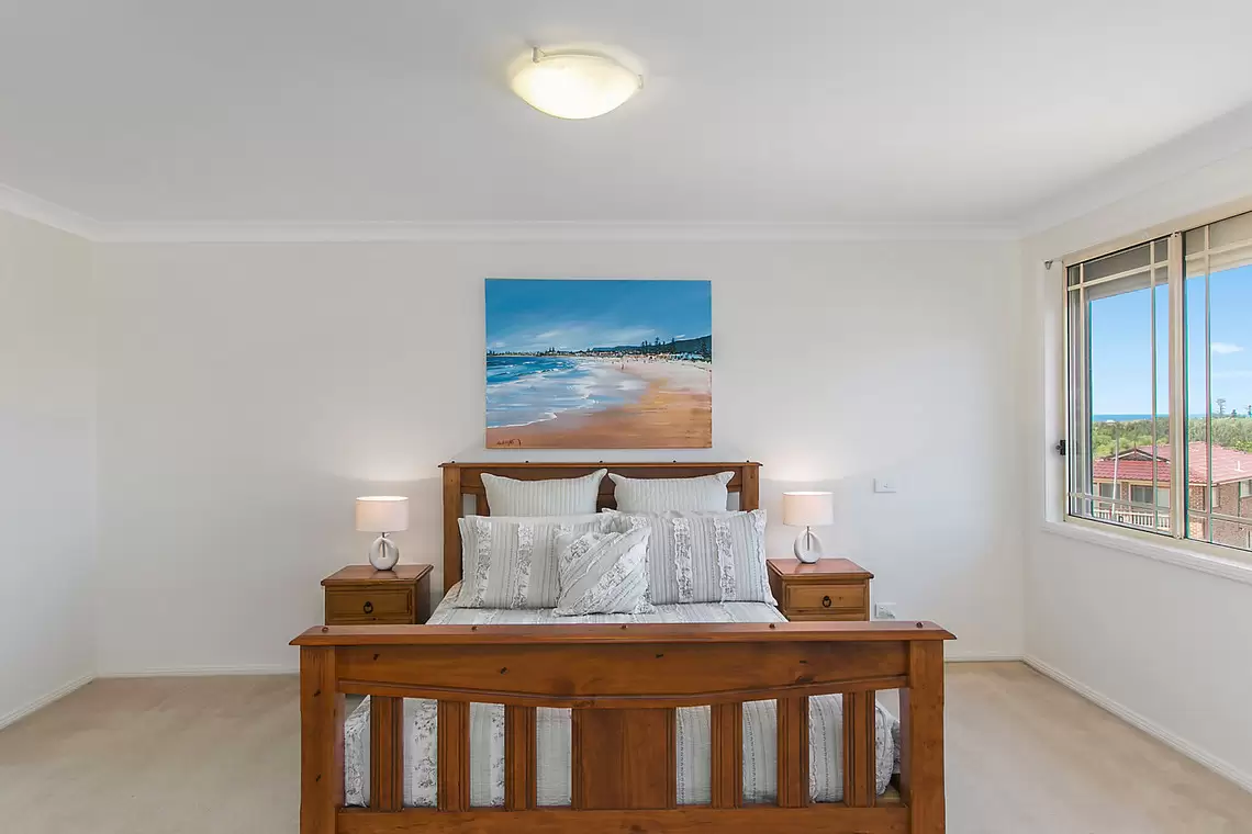 6 Seabreeze Place, Thirroul Sold by Laurence Morgan Real Estate - image 2