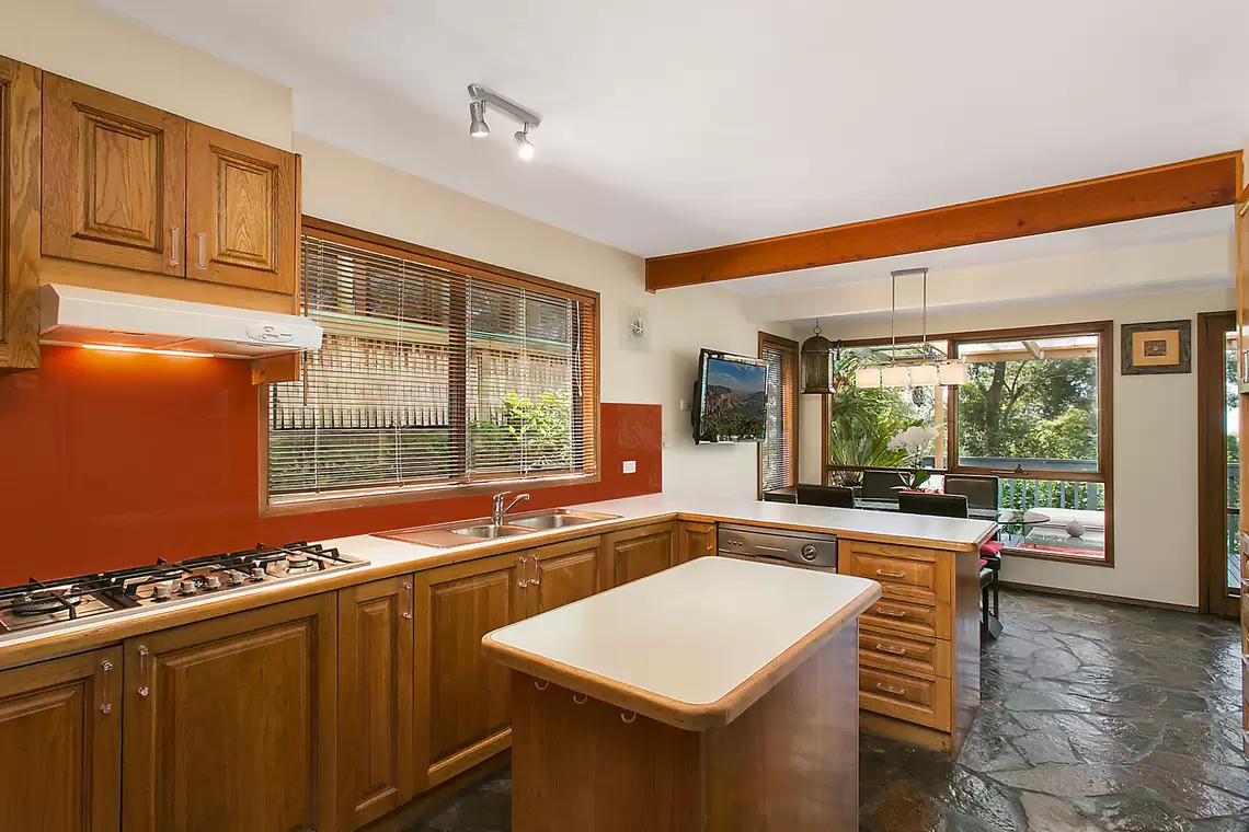28 Armagh Parade, Thirroul Sold by Laurence Morgan Real Estate - image 3