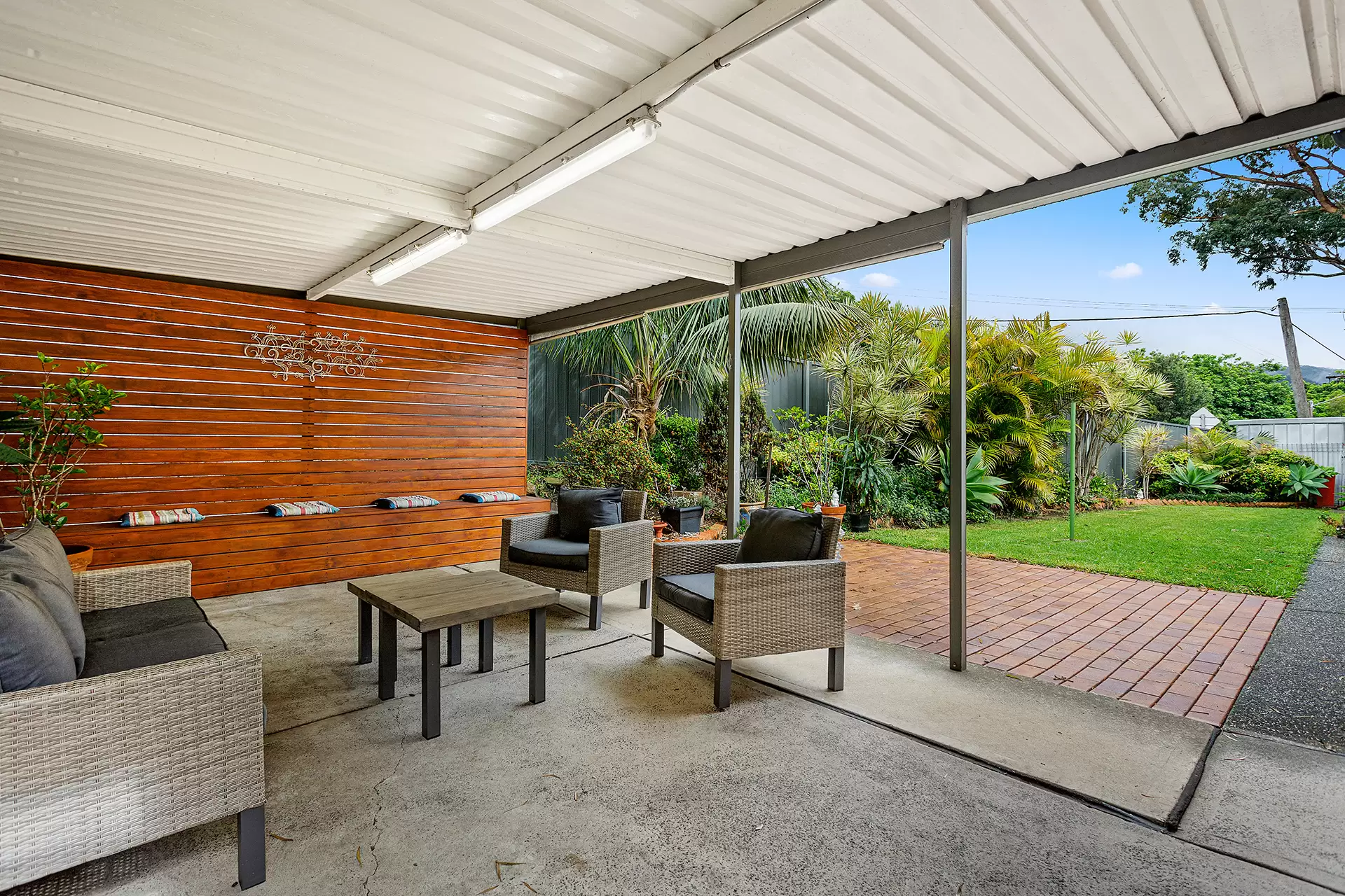 2 Glenhaven Street, Woonona Sold by Laurence Morgan Real Estate - image 4