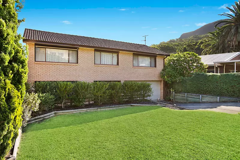 16 Boyce Avenue, Austinmer Sold by Laurence Morgan Real Estate - image 1