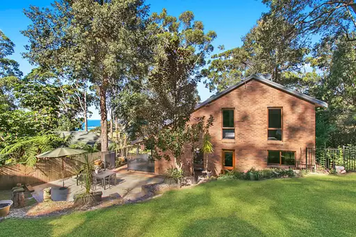 67 Armagh Parade, Thirroul Sold by Laurence Morgan Real Estate