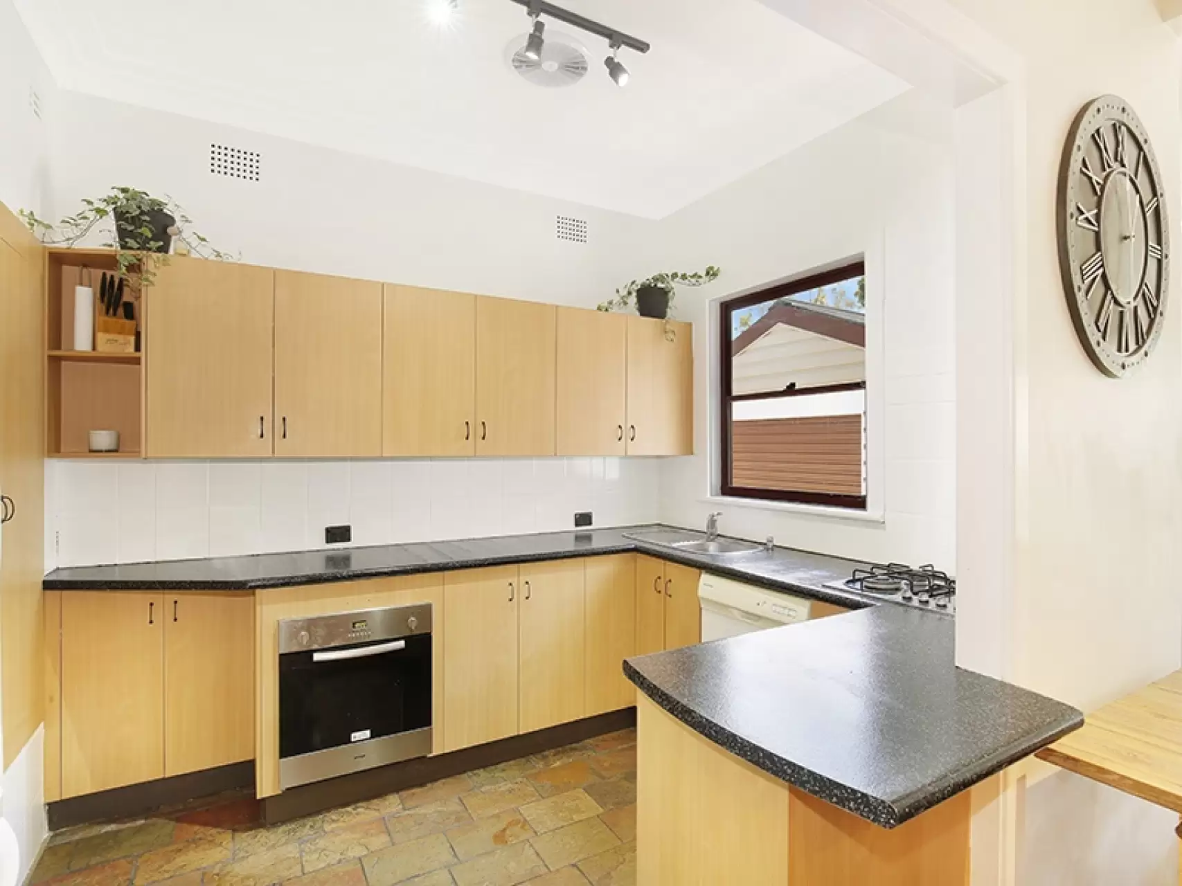 6 Coolgardie Street, East Corrimal Sold by Laurence Morgan Real Estate - image 4