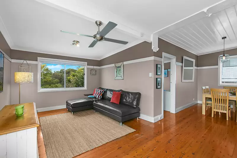 124 Princes Highway, Thirroul Sold by Laurence Morgan Real Estate - image 3