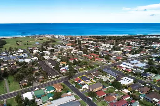 146 Pioneer Road, Towradgi Sold by Laurence Morgan Real Estate