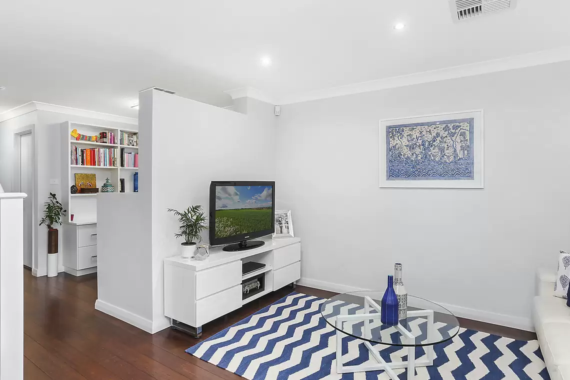 10 Samuel Close, Thirroul Sold by Laurence Morgan Real Estate - image 4