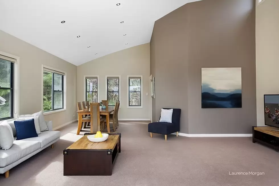 36 Nardoo Crescent, Thirroul Sold by Laurence Morgan Real Estate - image 2