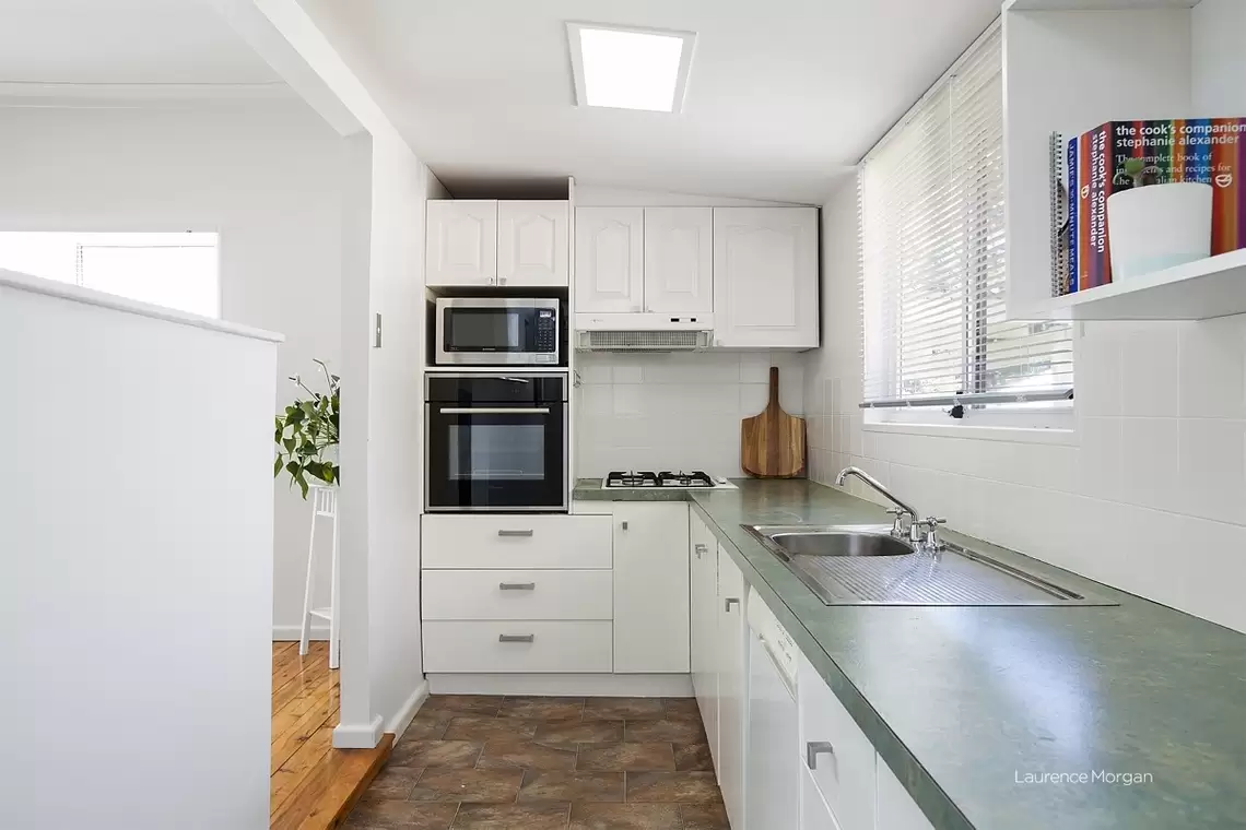 4 Dumbrell Road, Bulli Sold by Laurence Morgan Real Estate - image 3