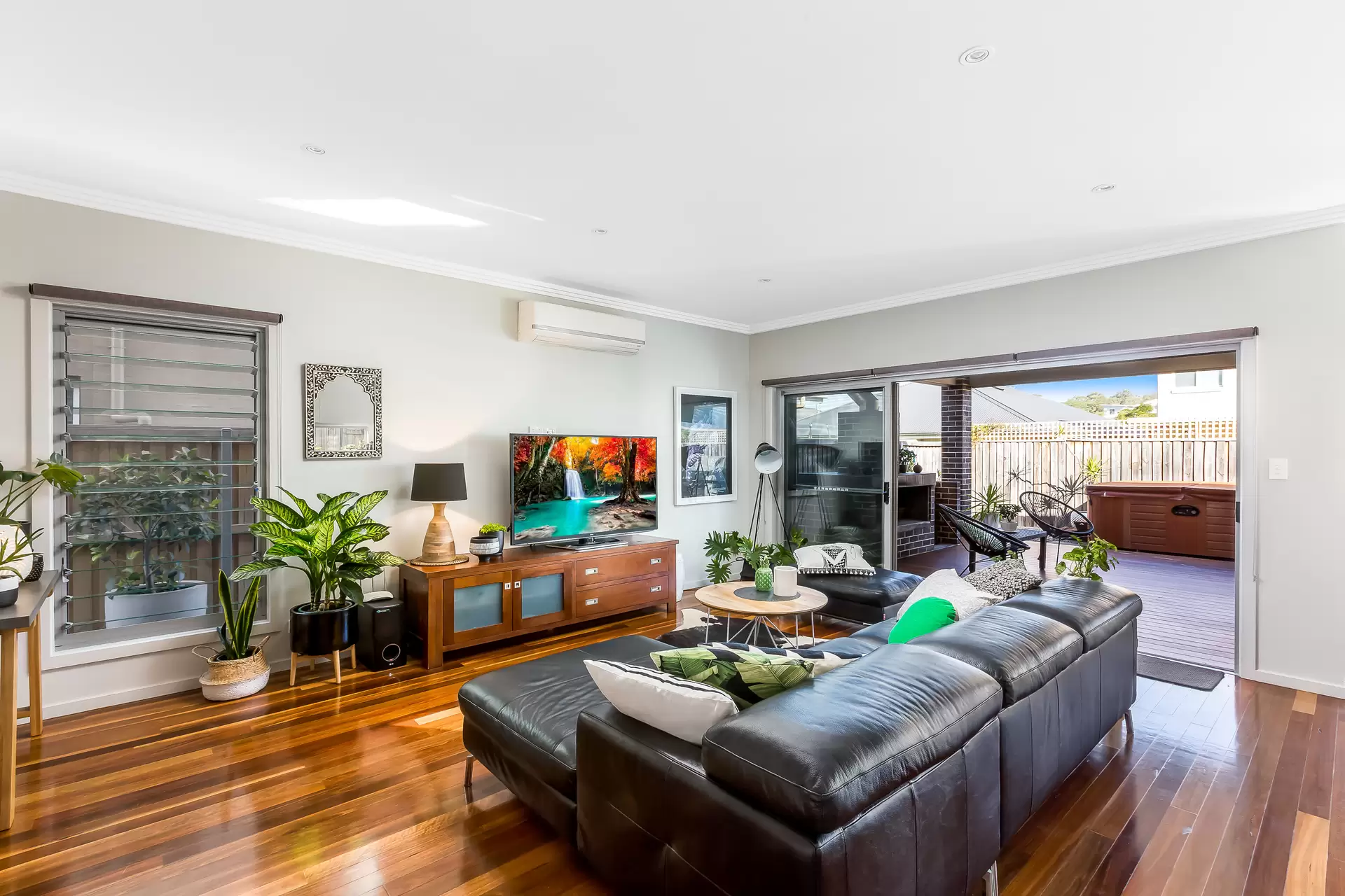 11 Hoffman Street, Thirroul Sold by Laurence Morgan Real Estate - image 2