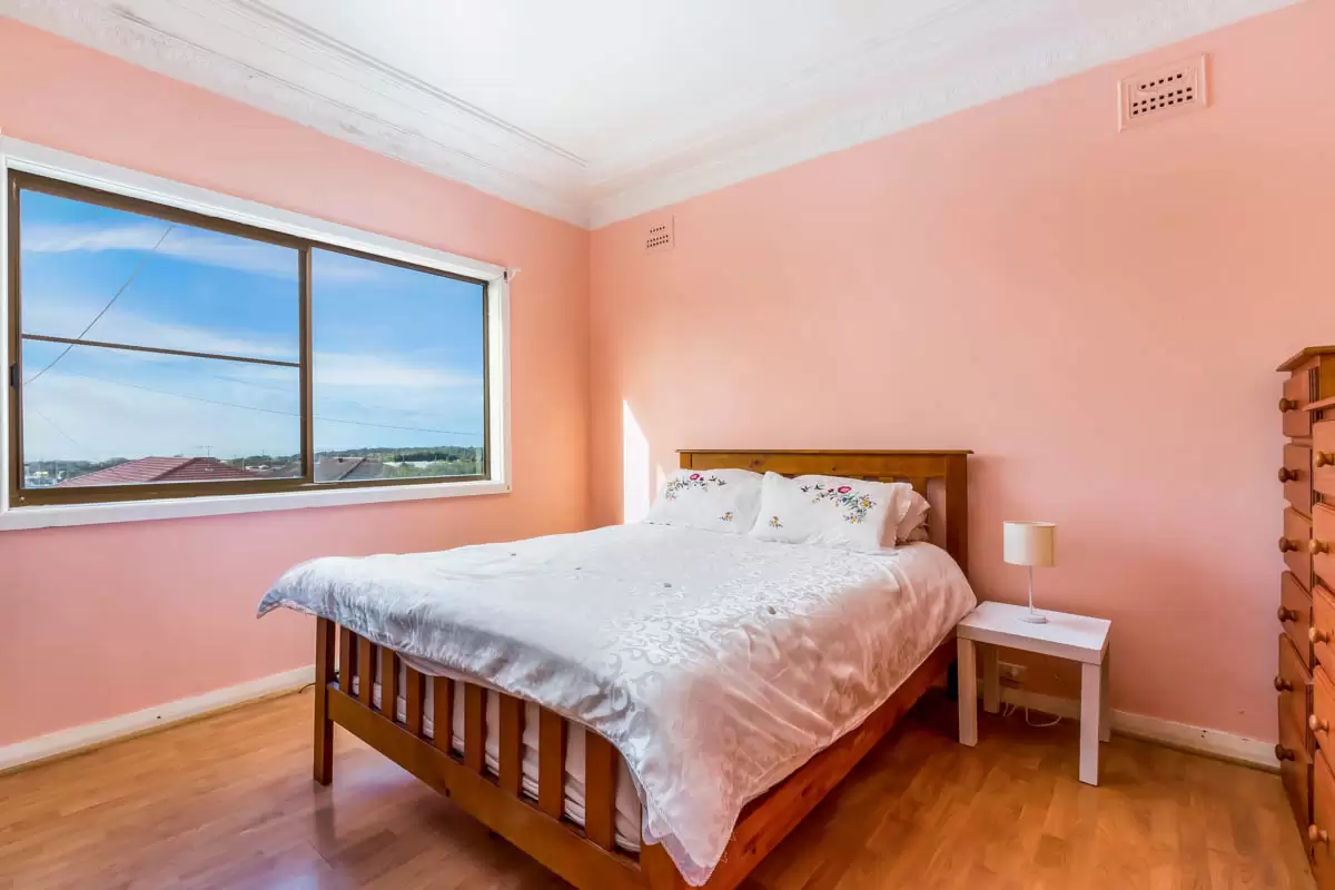 66 McKenzie Avenue, Wollongong Sold by Laurence Morgan Real Estate - image 2