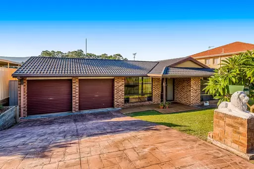 16 Throsby Avenue, Horsley Sold by Laurence Morgan Real Estate