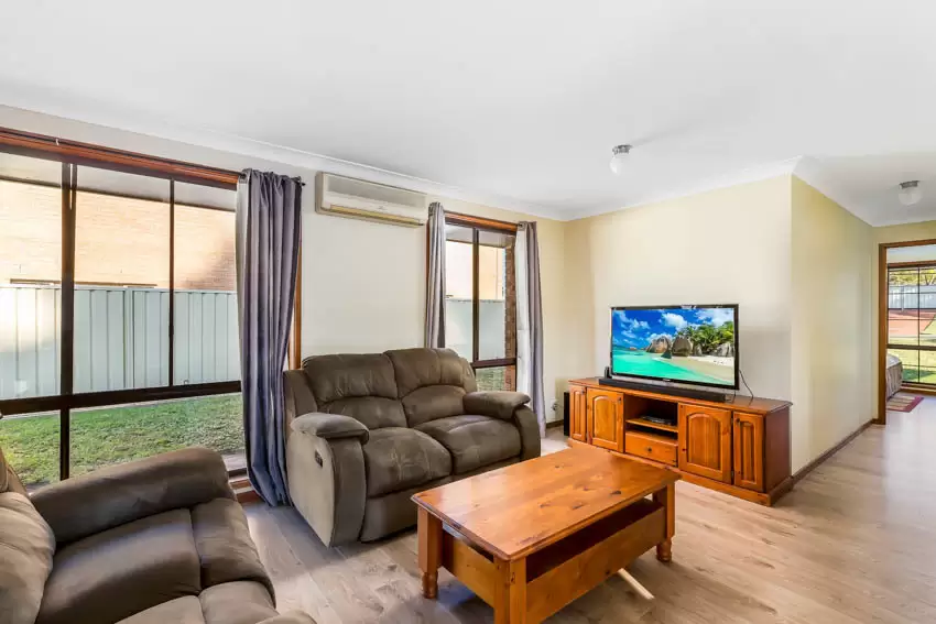 16 Throsby Avenue, Horsley Sold by Laurence Morgan Real Estate - image 4