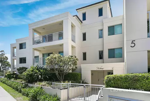 3/5 Station Street, Thirroul Sold by Laurence Morgan Real Estate