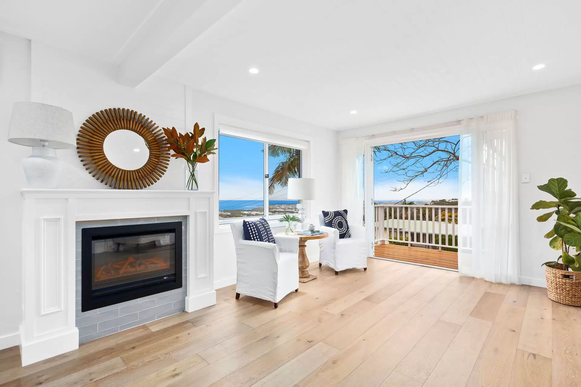 43 Robinsville Crescent, Thirroul Sold by Laurence Morgan Real Estate - image 2