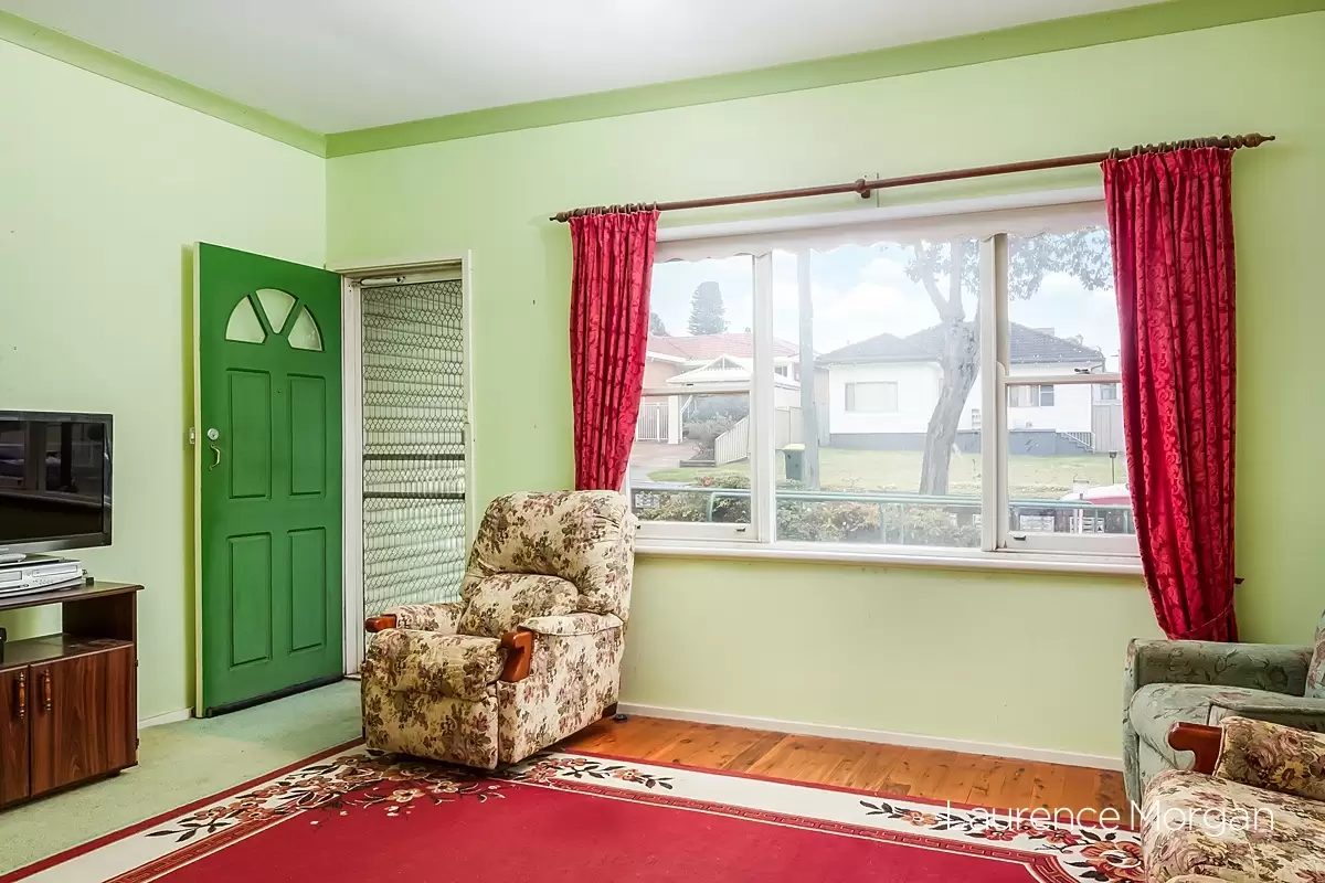 25 Strata Avenue, Barrack Heights Sold by Laurence Morgan Real Estate - image 6