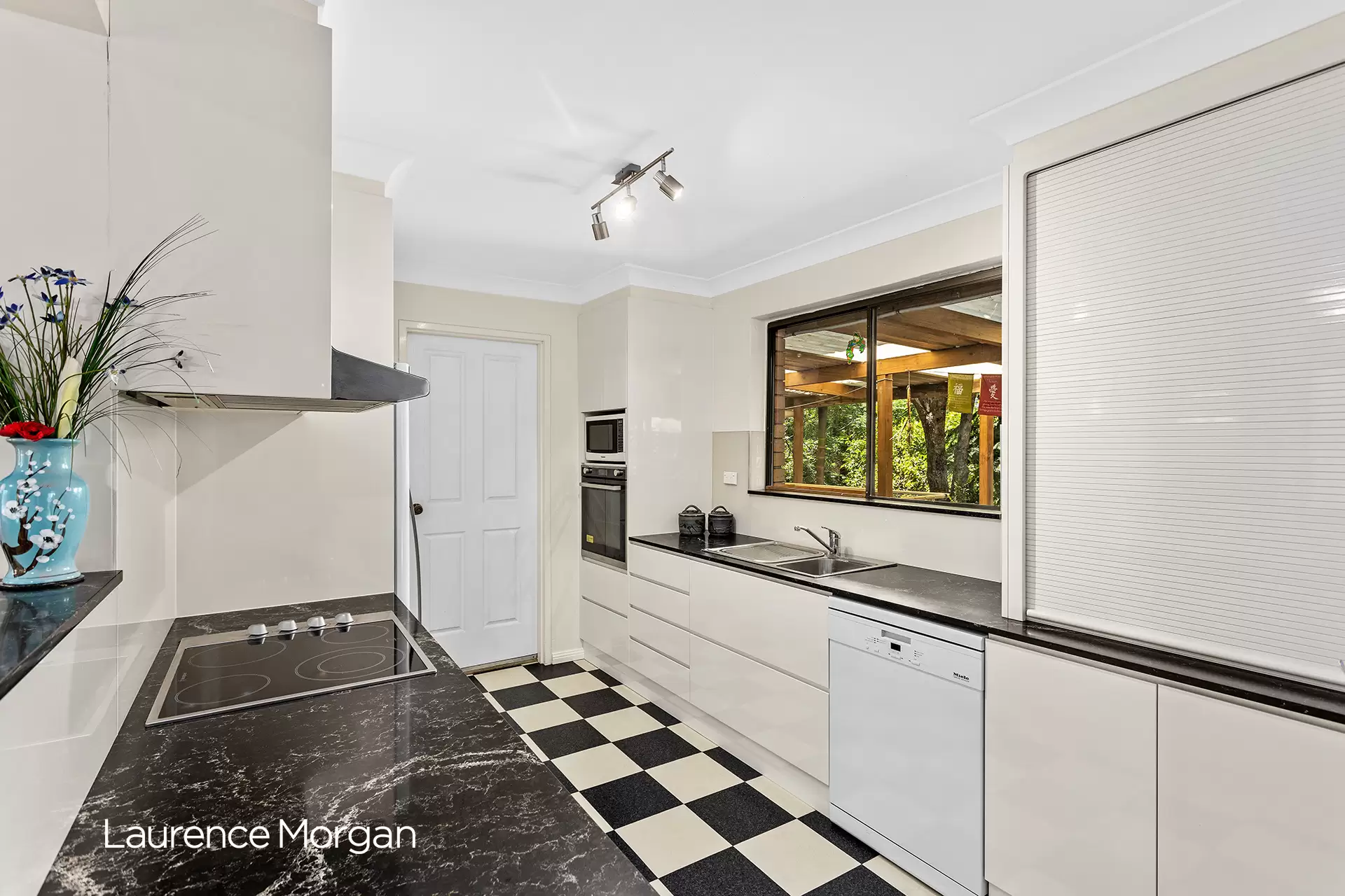 12/11 Cochrane Road, Thirroul Sold by Laurence Morgan Real Estate - image 3
