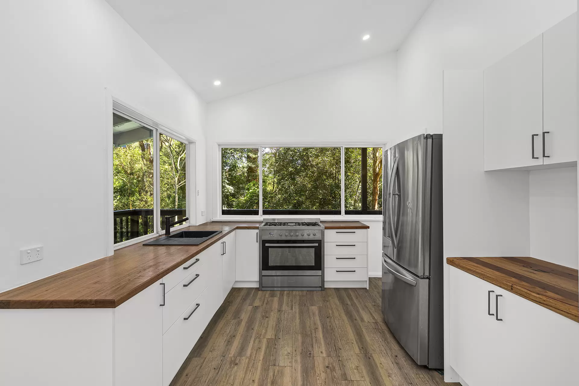 23 Foothills Road, Austinmer Sold by Laurence Morgan Real Estate - image 3