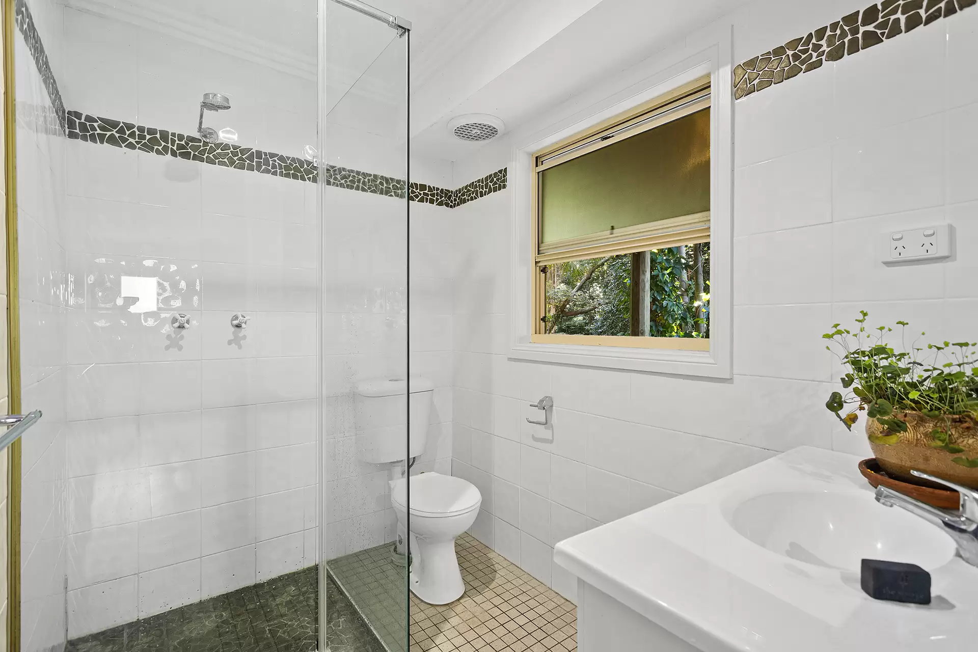 5 Sandhurst Street, Bulli Sold by Laurence Morgan Real Estate - image 11