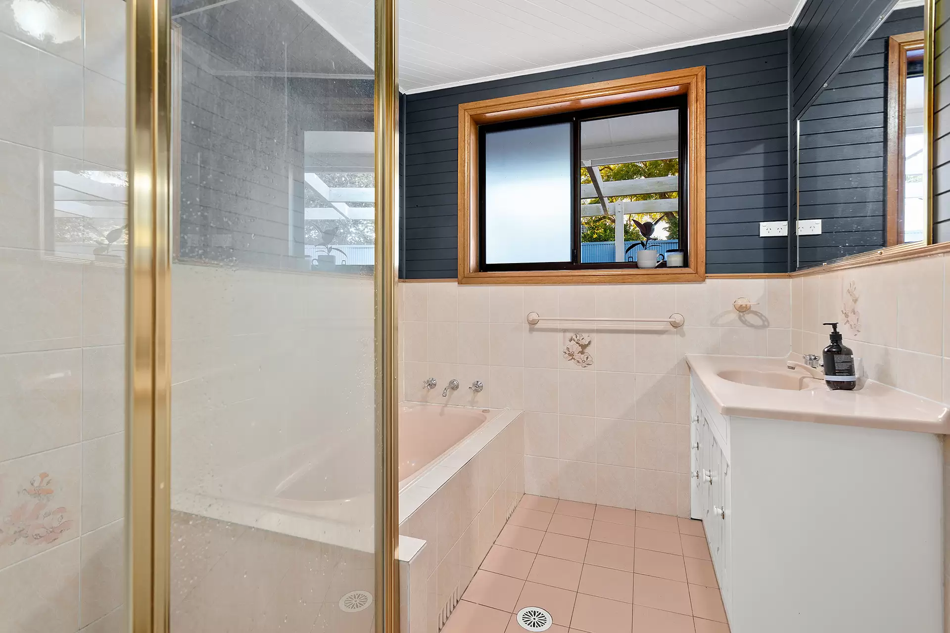 20 Railway Parade, Thirroul Sold by Laurence Morgan Real Estate - image 13