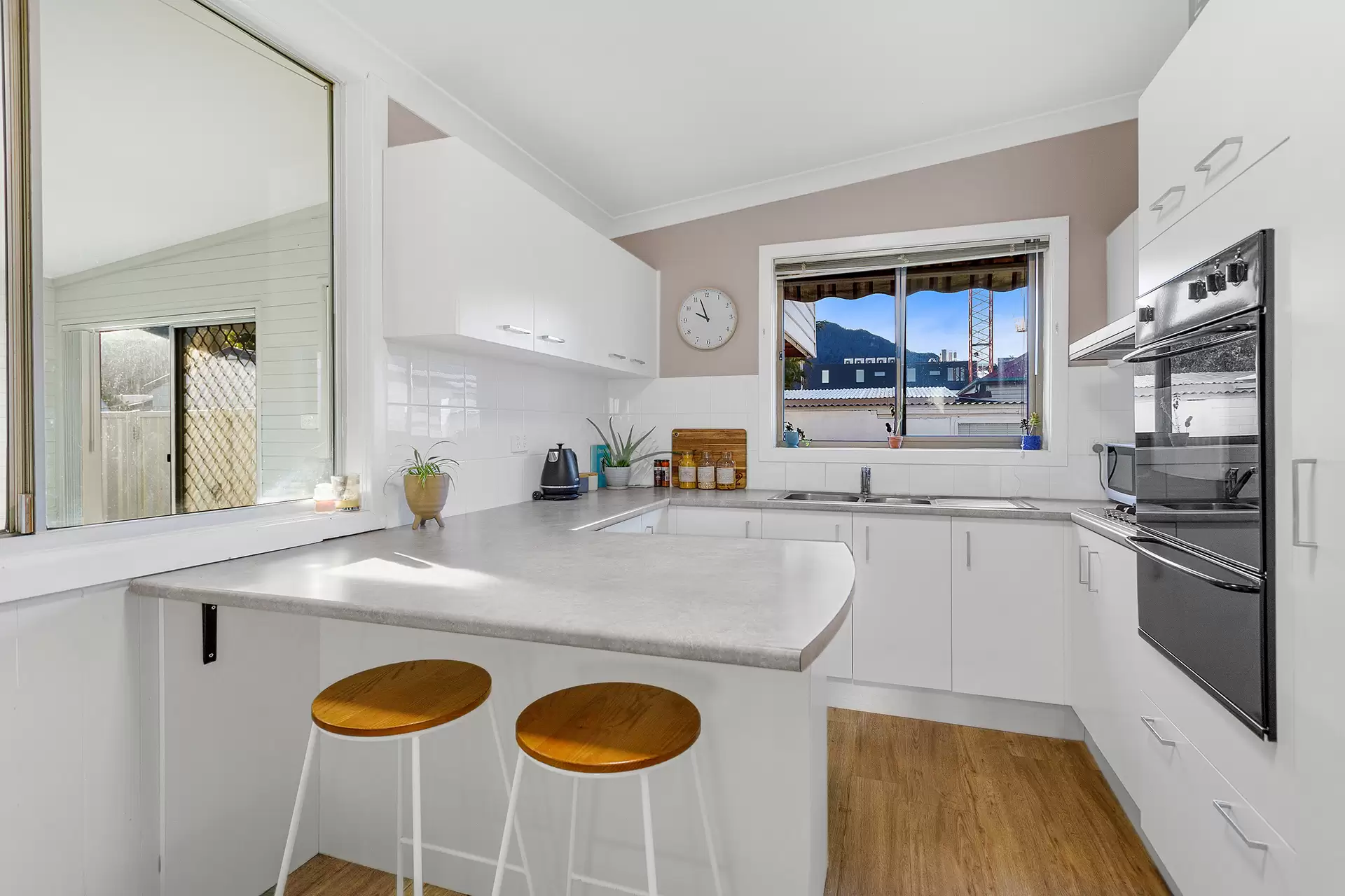20 Railway Parade, Thirroul Sold by Laurence Morgan Real Estate - image 3
