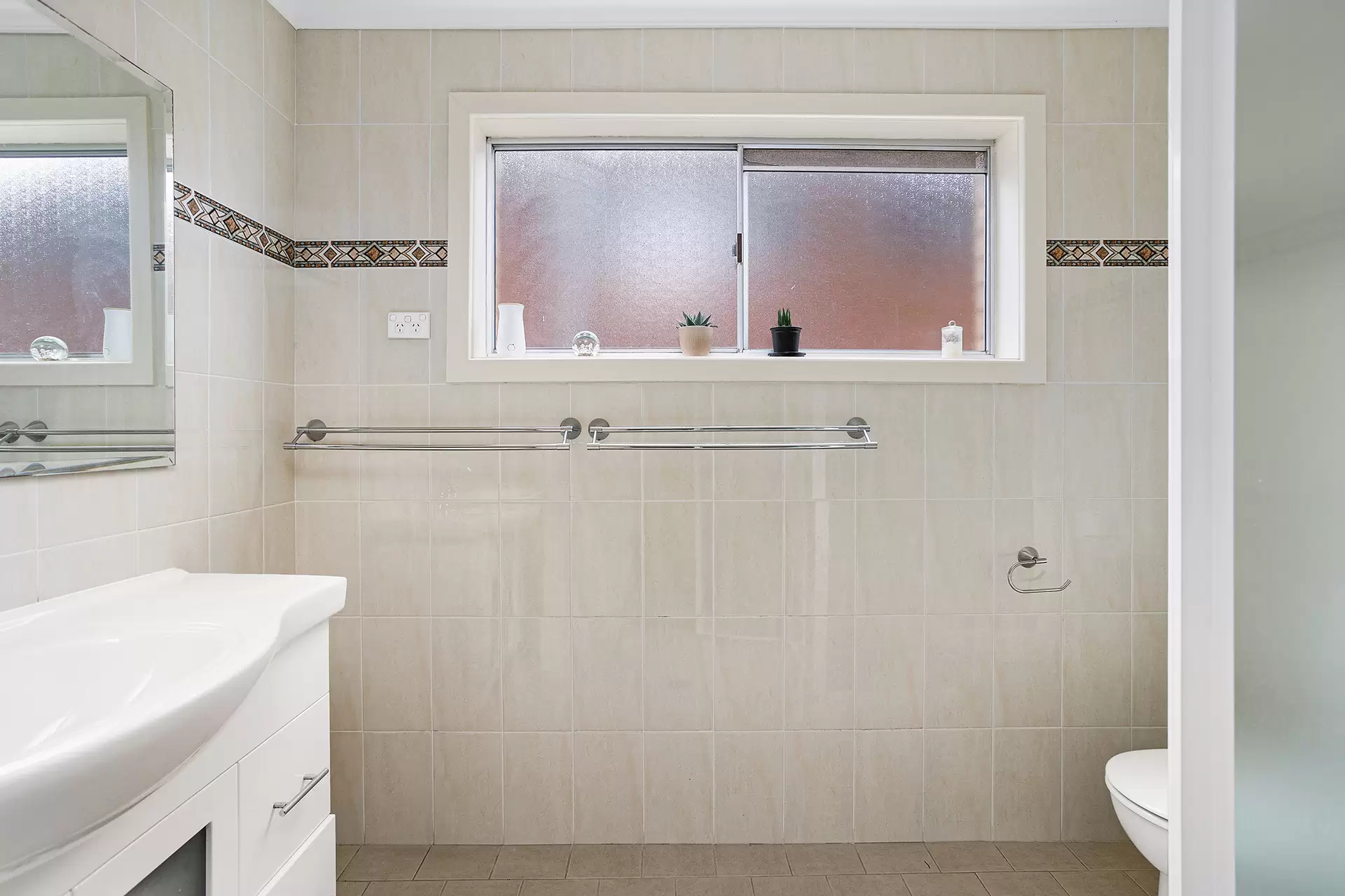 72 Rixons Pass Road, Woonona Sold by Laurence Morgan Real Estate - image 8