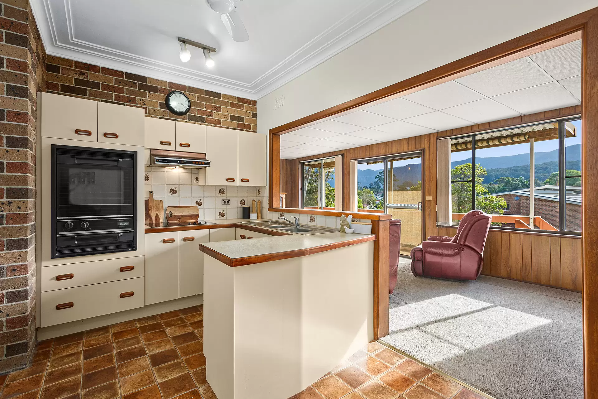 61 Angel Street, Corrimal Sold by Laurence Morgan Real Estate - image 2