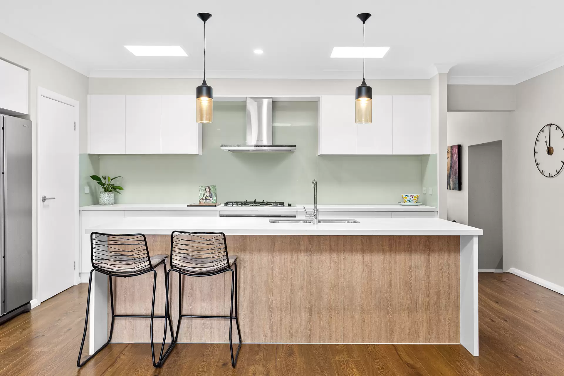 5 Crystal Avenue, Horsley Sold by Laurence Morgan Real Estate - image 2