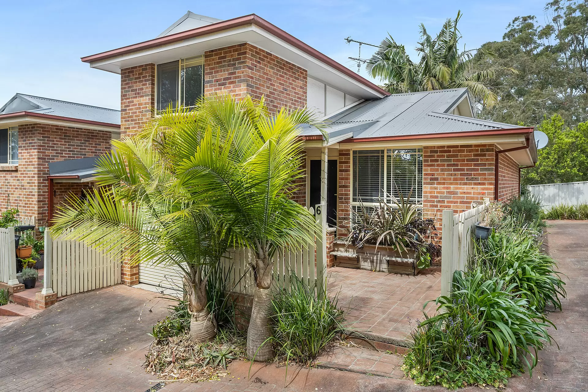 6/2 Gwyther Avenue, Bulli Sold by Laurence Morgan Real Estate - image 1