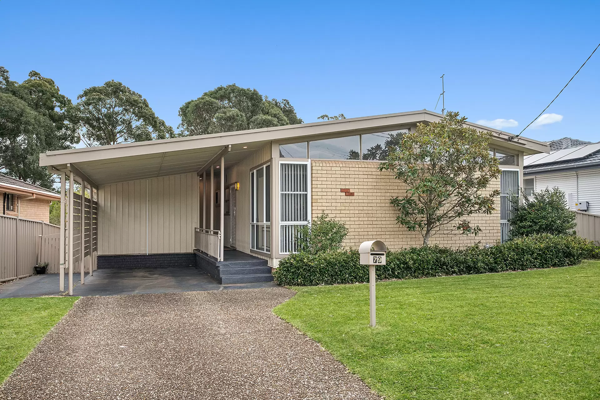 79 Lakelands Drive, Dapto Sold by Laurence Morgan Real Estate - image 1