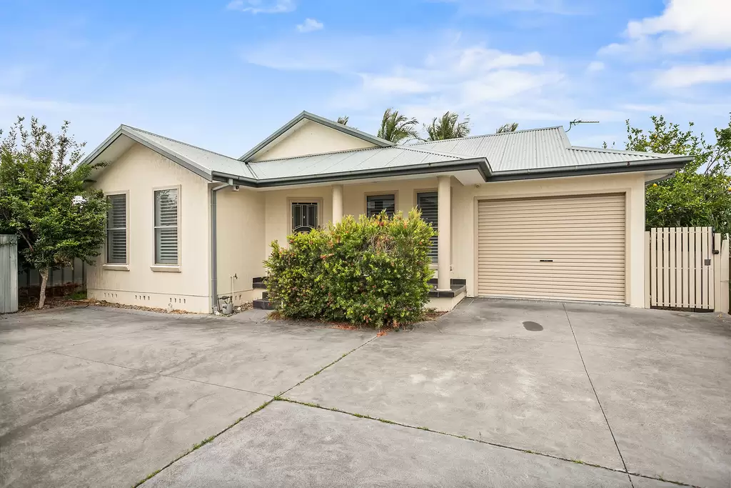 2/21 Deakin Street, Oak Flats Sold by Laurence Morgan Real Estate