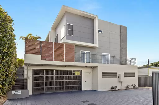 3/15 Daisy Street, Fairy Meadow Sold by Laurence Morgan Real Estate