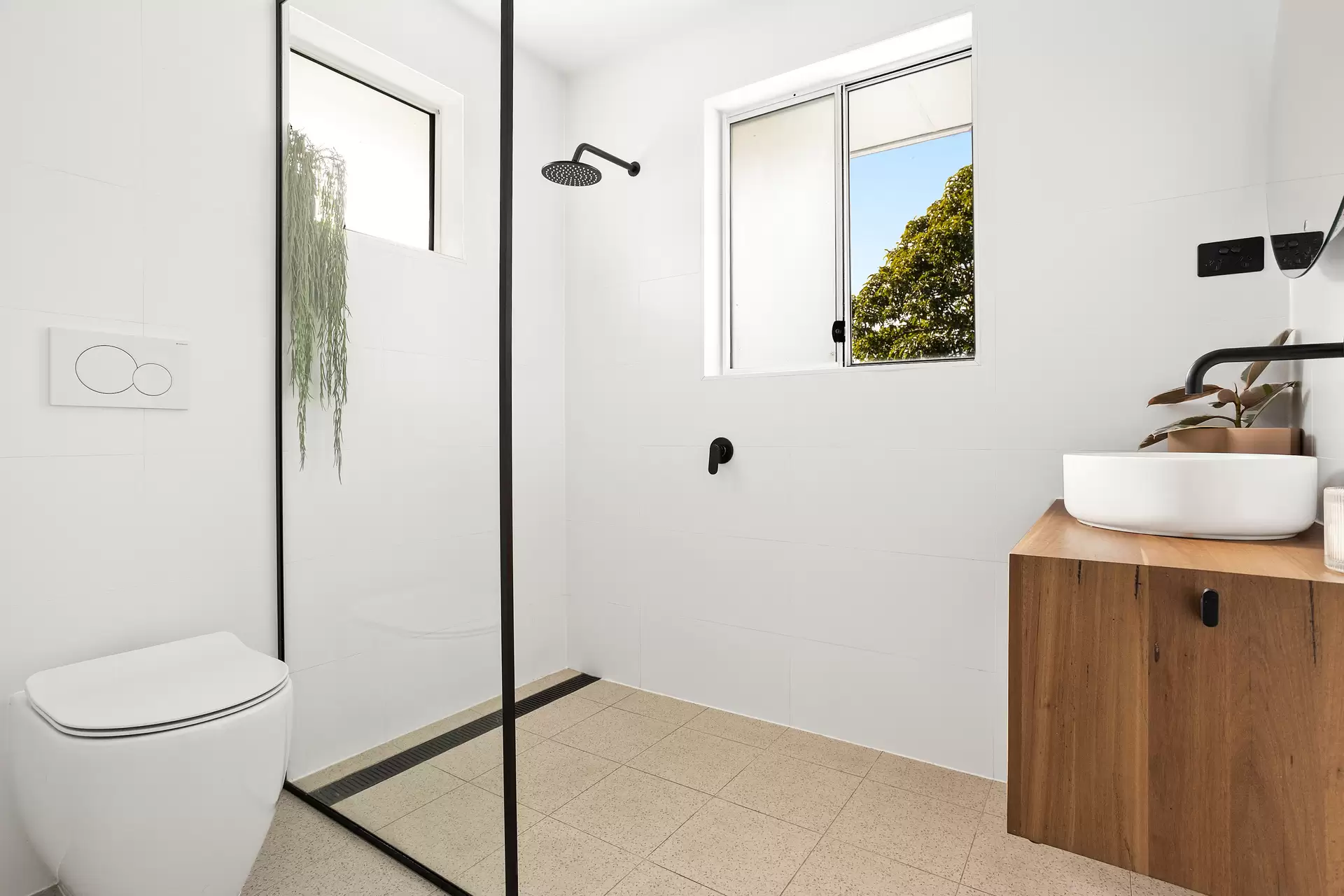 6/5-7 Kirton Road, Bellambi Sold by Laurence Morgan Real Estate - image 9