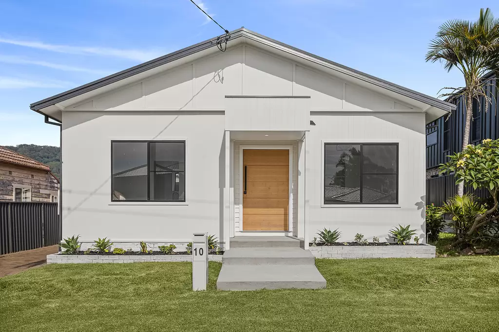 10 John Street, Woonona Sold by Laurence Morgan Real Estate