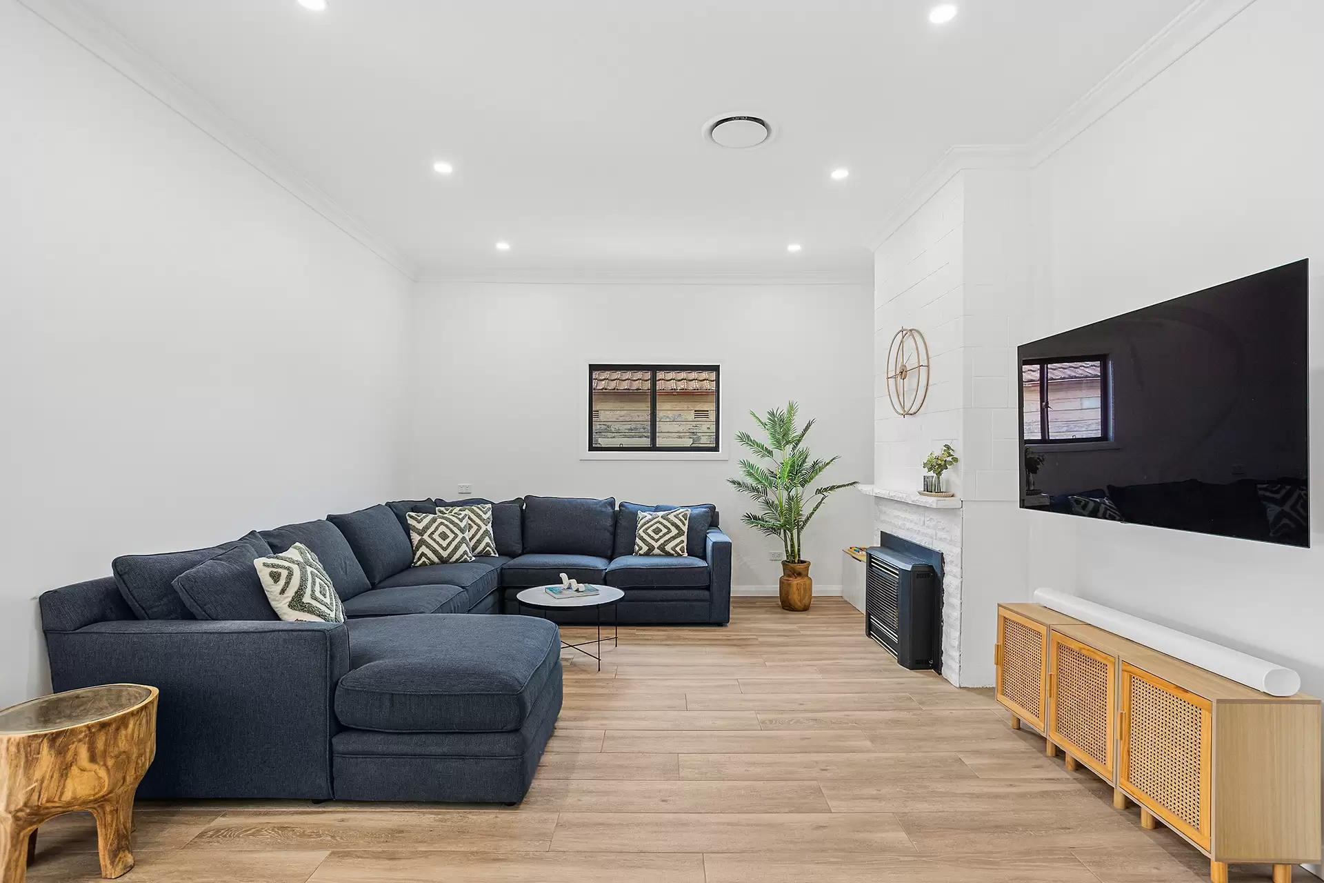 10 John Street, Woonona Sold by Laurence Morgan Real Estate - image 4