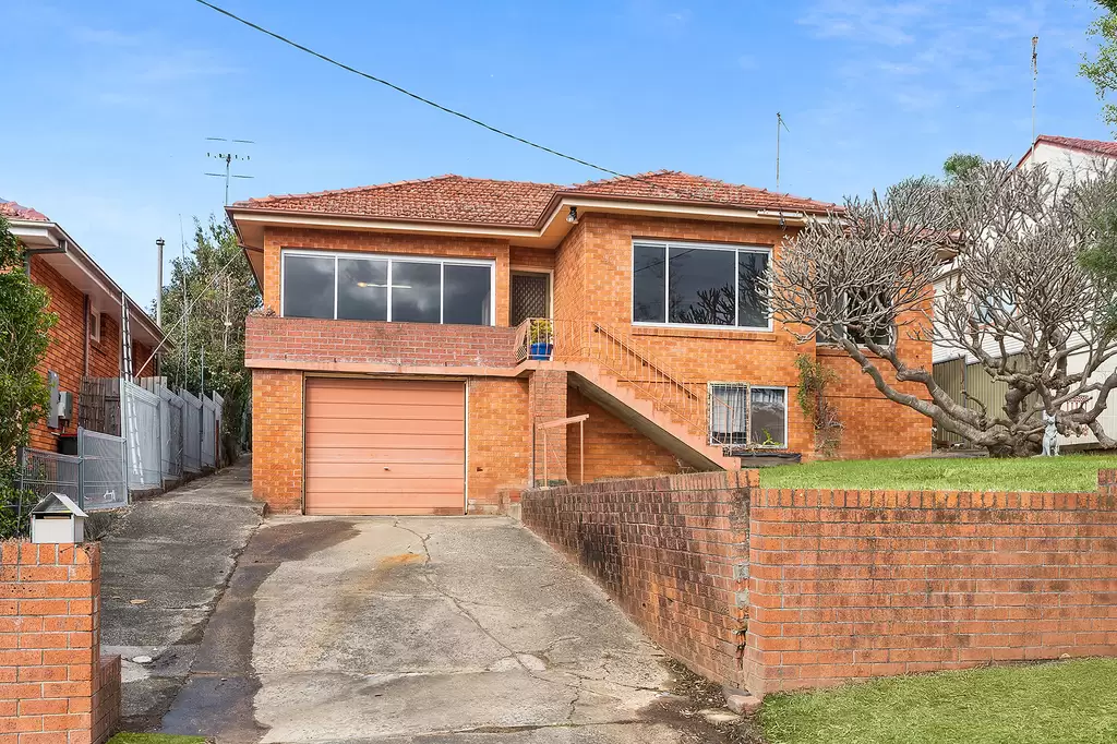 51 Beatus Street, Unanderra Sold by Laurence Morgan Real Estate