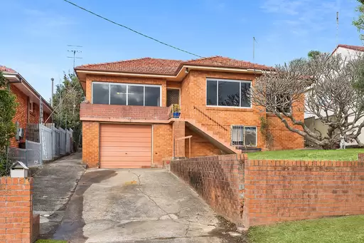 51 Beatus Street, Unanderra Sold by Laurence Morgan Real Estate