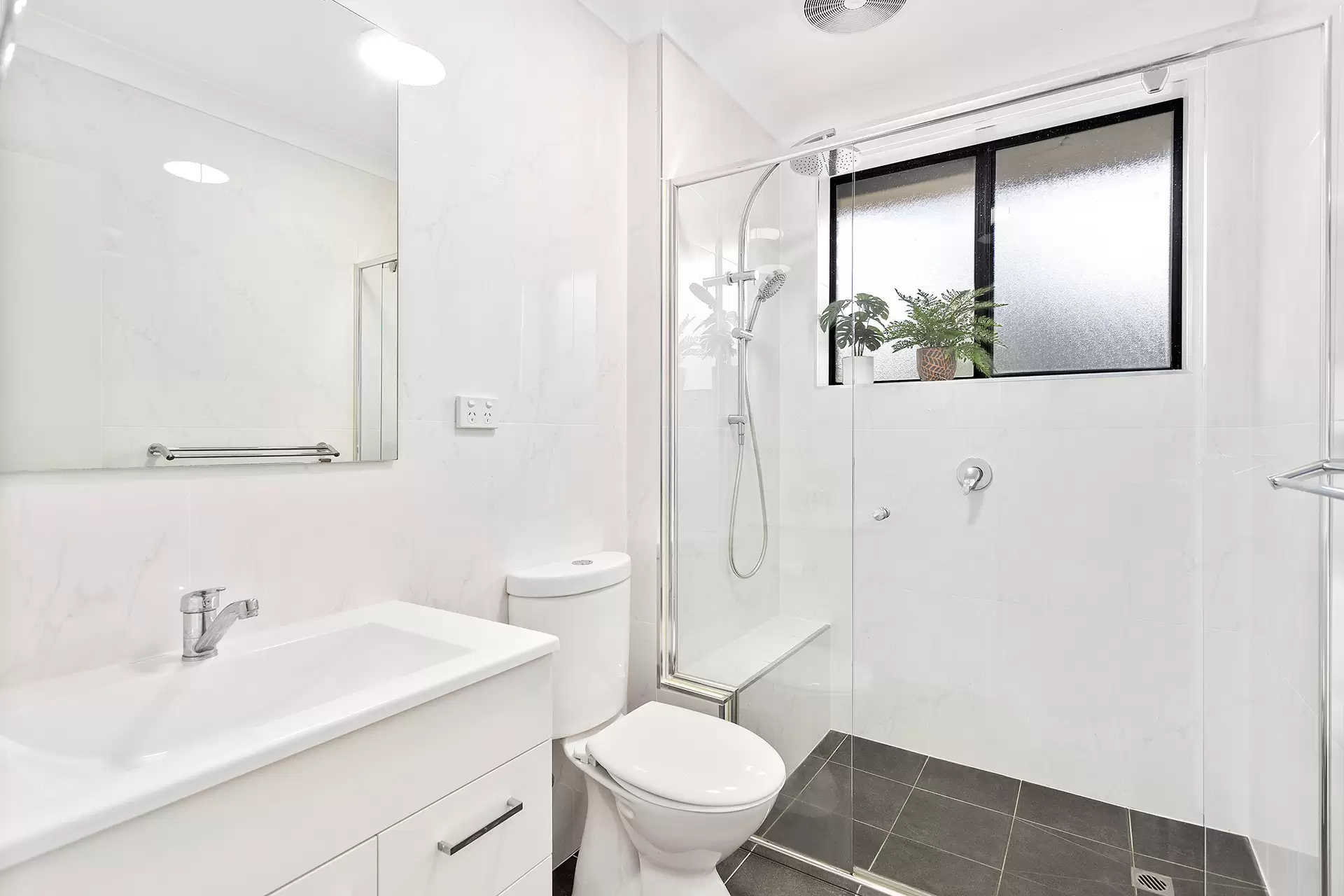 14/8 Macquarie Street, Wollongong Sold by Laurence Morgan Real Estate - image 5