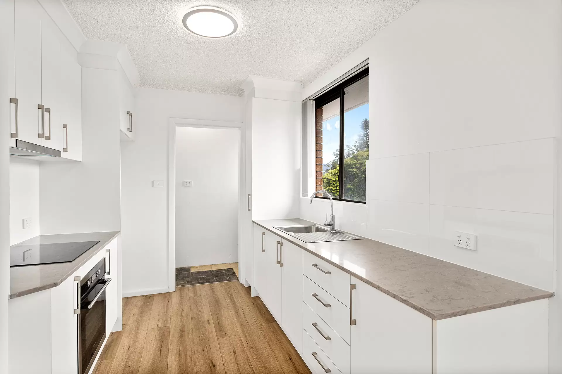 14/8 Macquarie Street, Wollongong Sold by Laurence Morgan Real Estate - image 2