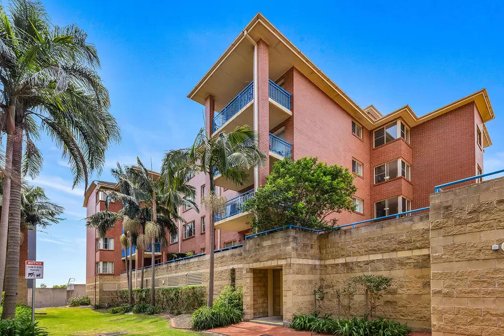 32/7 Regent Street, Wollongong Sold by Laurence Morgan Real Estate