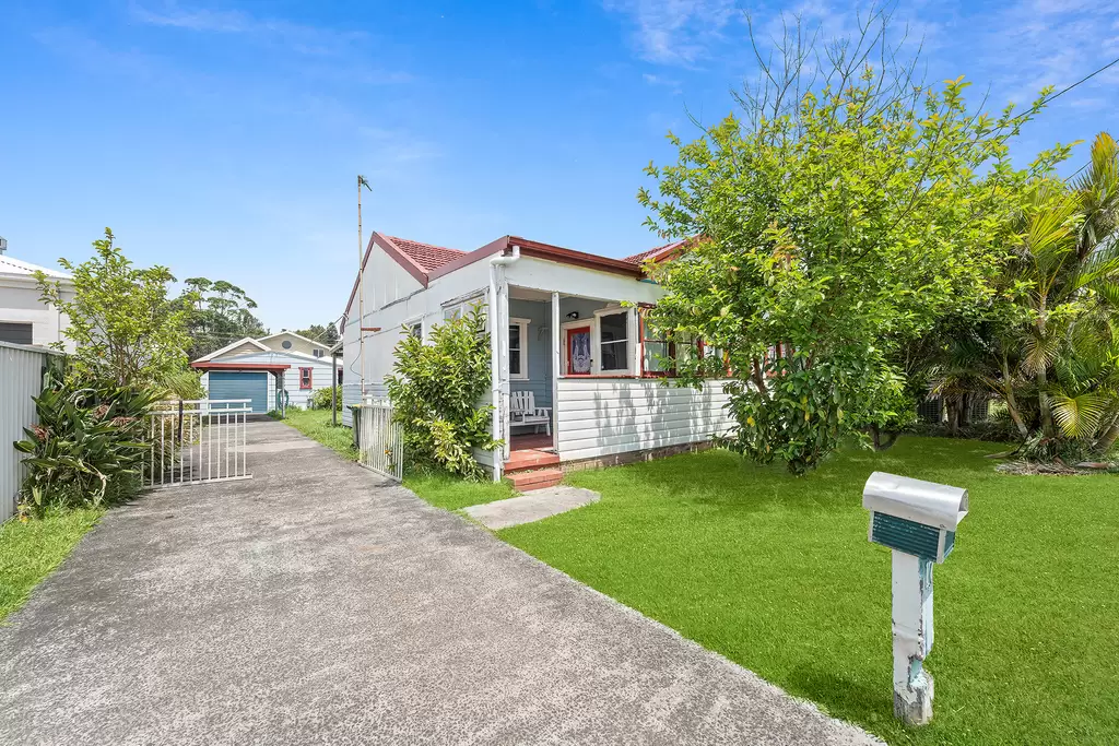 17 Godolphin Street, Bulli Sold by Laurence Morgan Real Estate